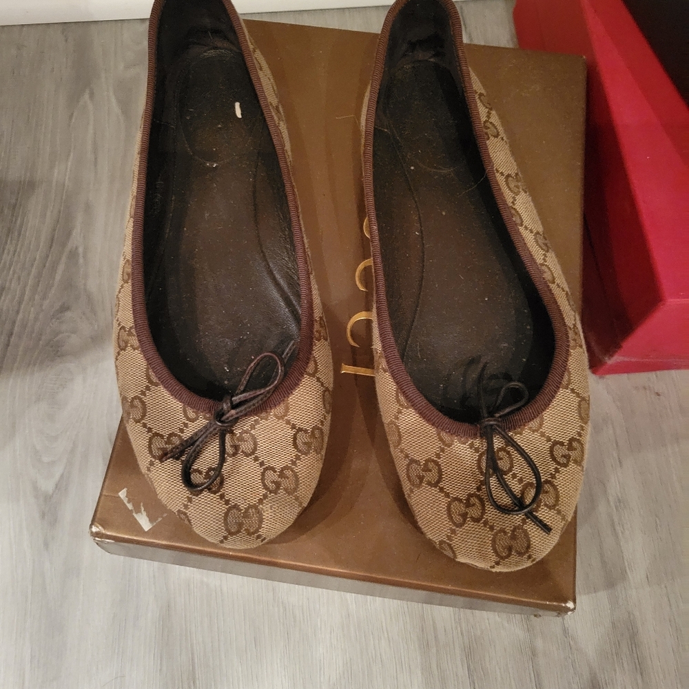 Gucci Brown and Tan Women's Flats